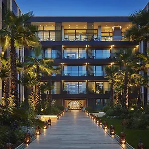 Four Seasons מלון